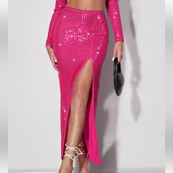HOT PINK SEQUIN SKIRT ✨ - Picture 4 of 4